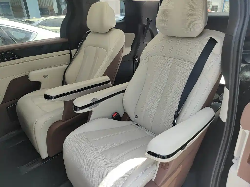 BYD Xia — миниатюра 13
