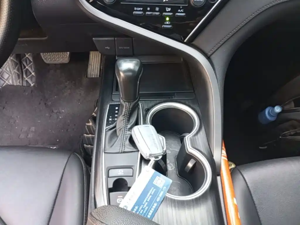 Toyota Camry — миниатюра 14