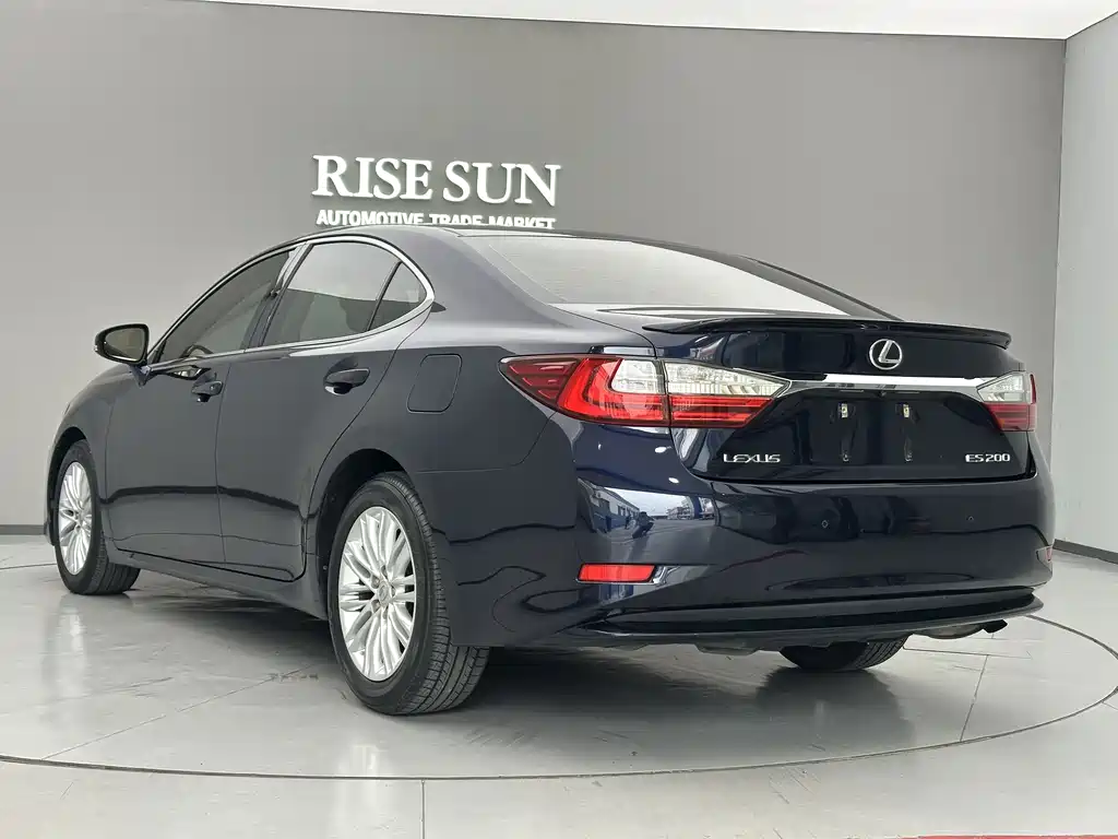 Lexus ES — миниатюра 5