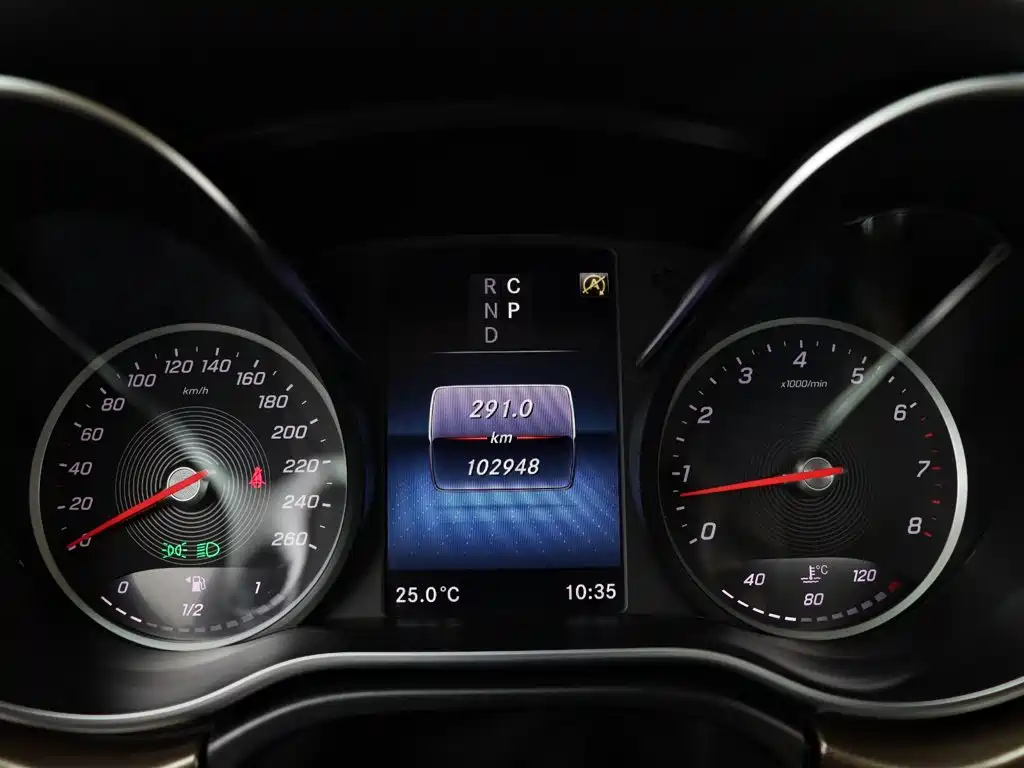 Mercedes-Benz V-Class — миниатюра 28