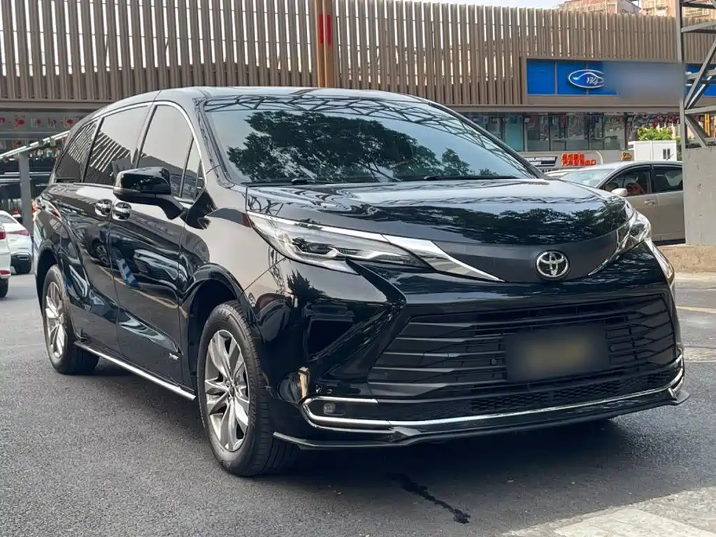 Toyota Sienna — миниатюра 13
