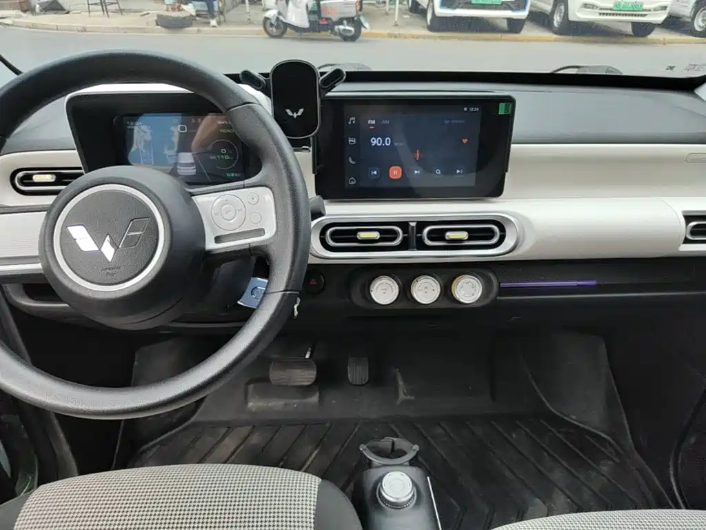 Wuling MINIEV — миниатюра 13