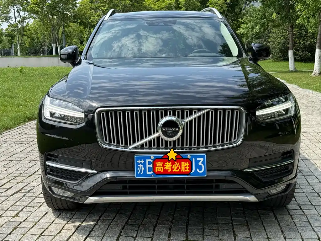 Volvo XC90 2018 T6 5 мест