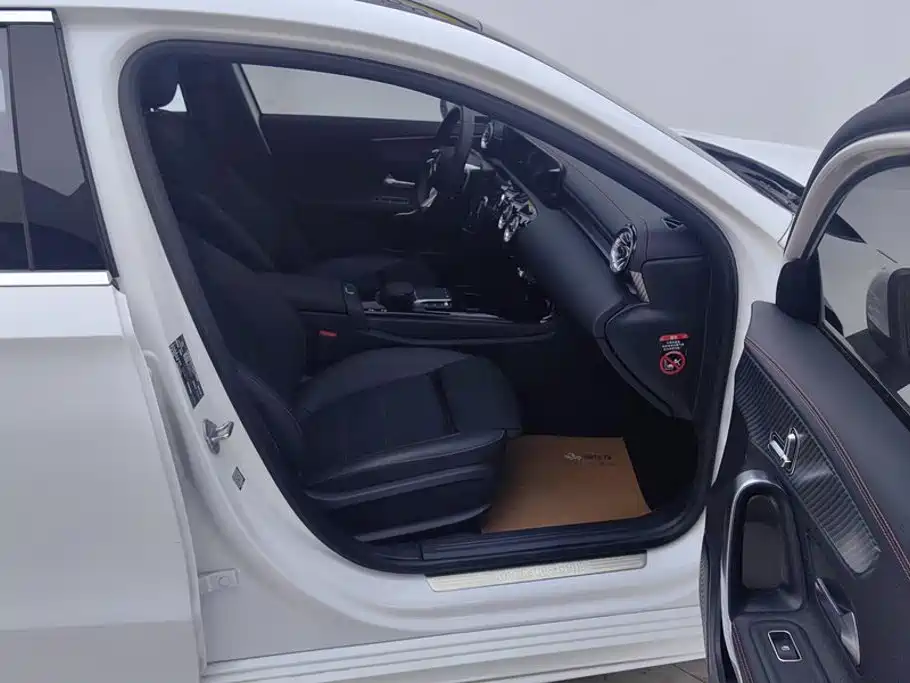 Mercedes-Benz A-Class — миниатюра 8