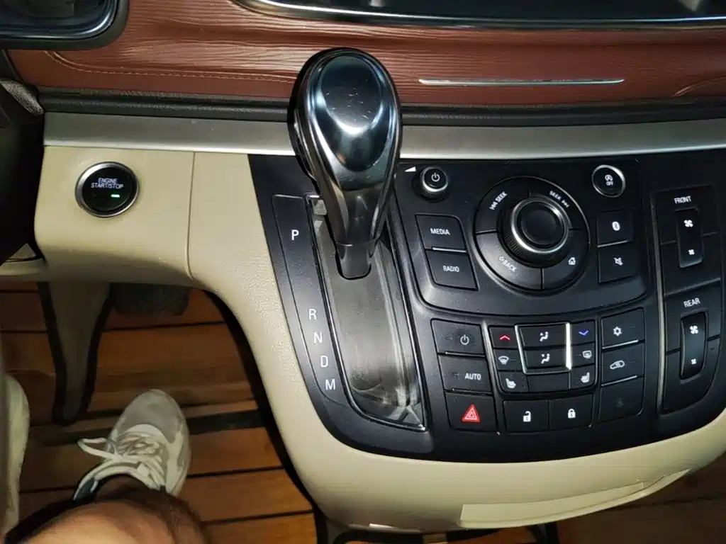 Buick GL8 — миниатюра 14