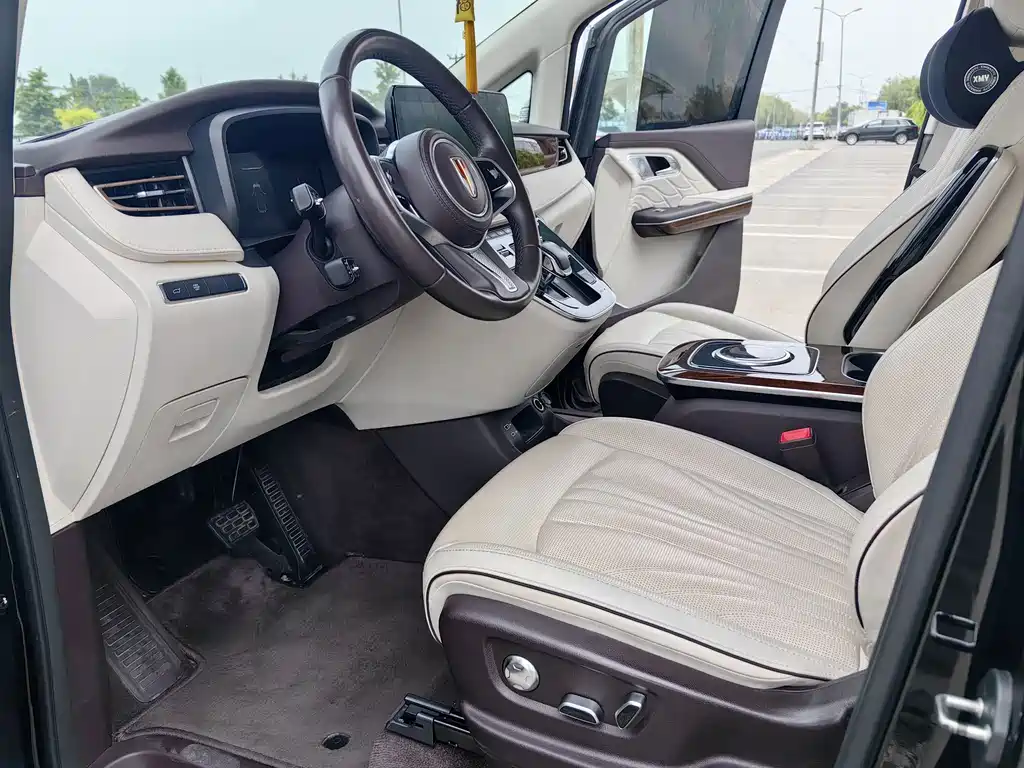 Hongqi HQ9 2023 2.0T