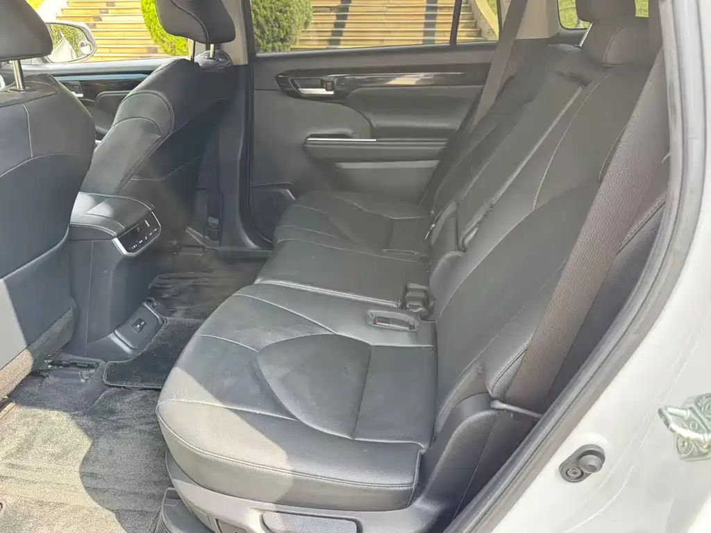 Toyota Highlander — миниатюра 15