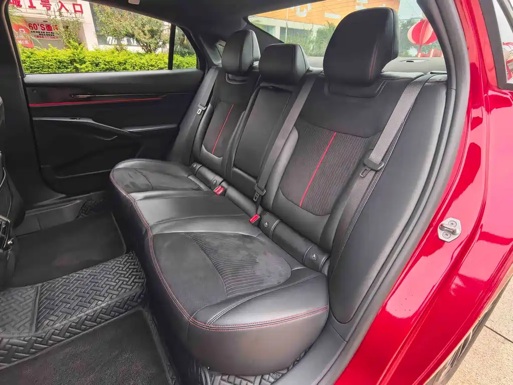 Ford Mondeo — миниатюра 10