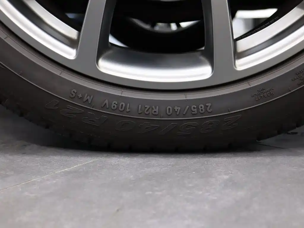 Porsche Cayenne — миниатюра 38