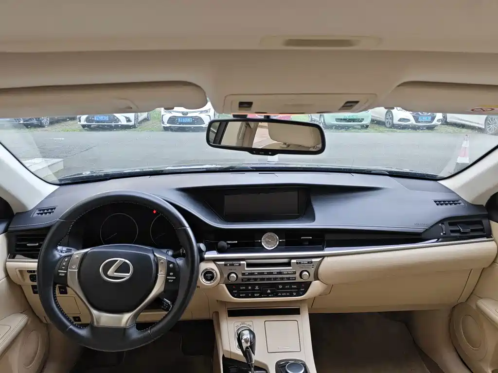 Lexus ES — миниатюра 5