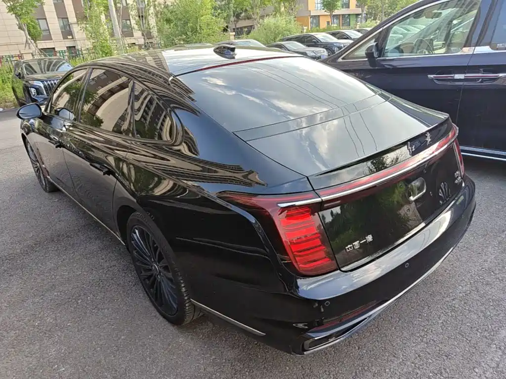 Hongqi H9 2025 2.0T 5 мест