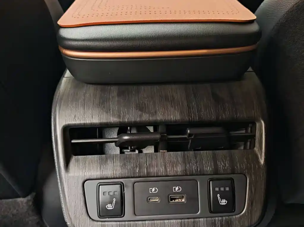 Nissan Ariya — миниатюра 13