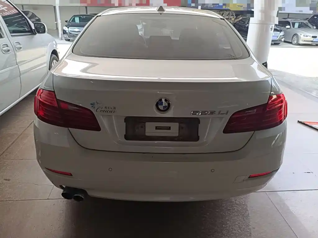 BMW 5 Series — миниатюра 6
