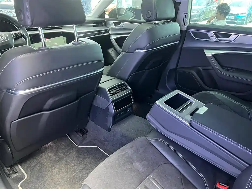 Audi A7L 2025 45 TFSI Luxury