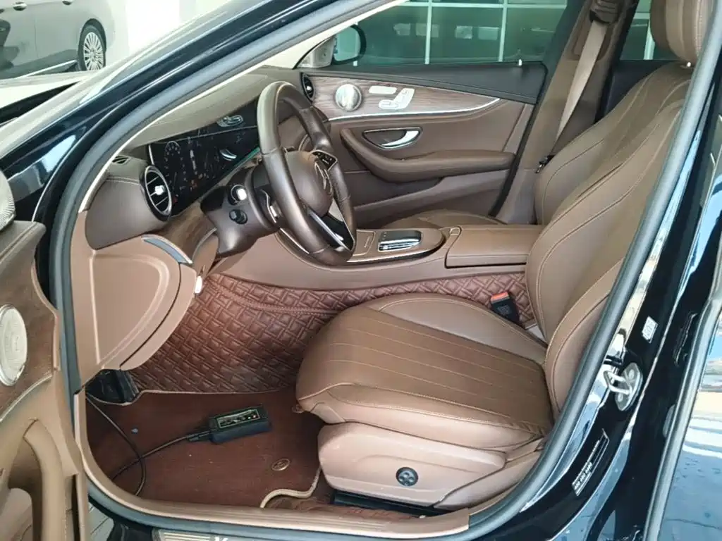 Mercedes-Benz E-Class — миниатюра 15