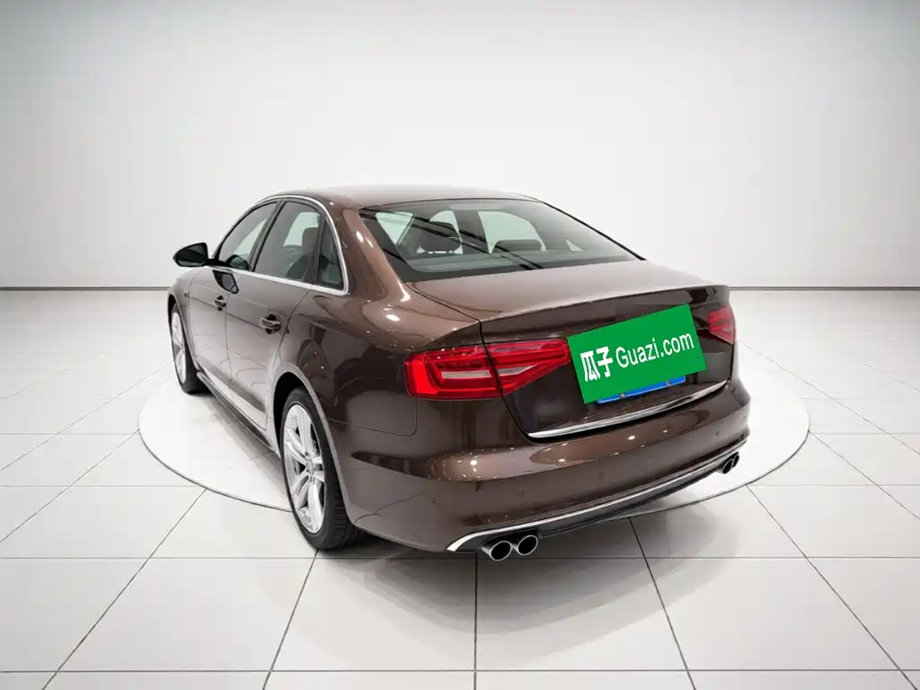 Audi A4L — миниатюра 4