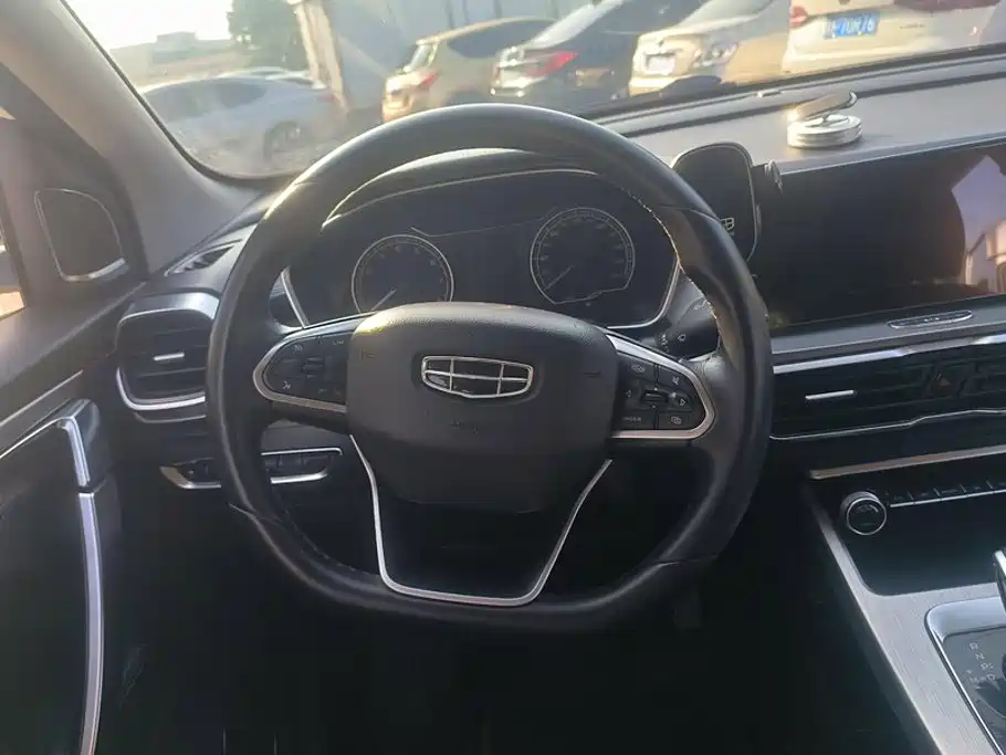 Geely Binyue — миниатюра 15