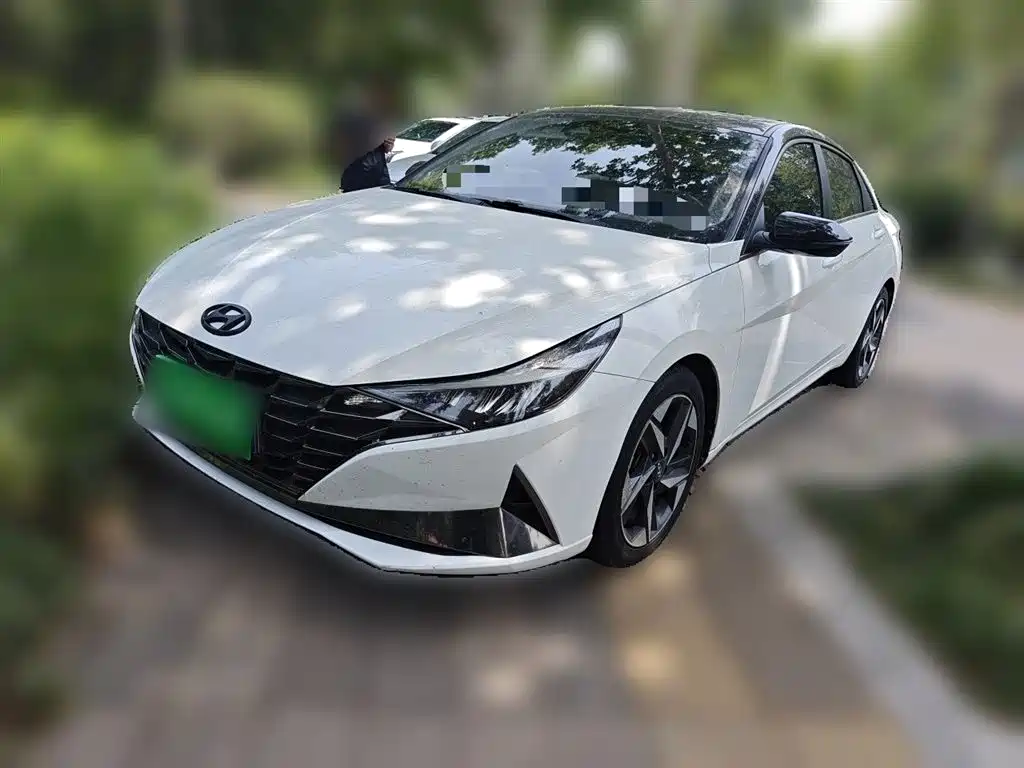 Hyundai Elantra 2022
