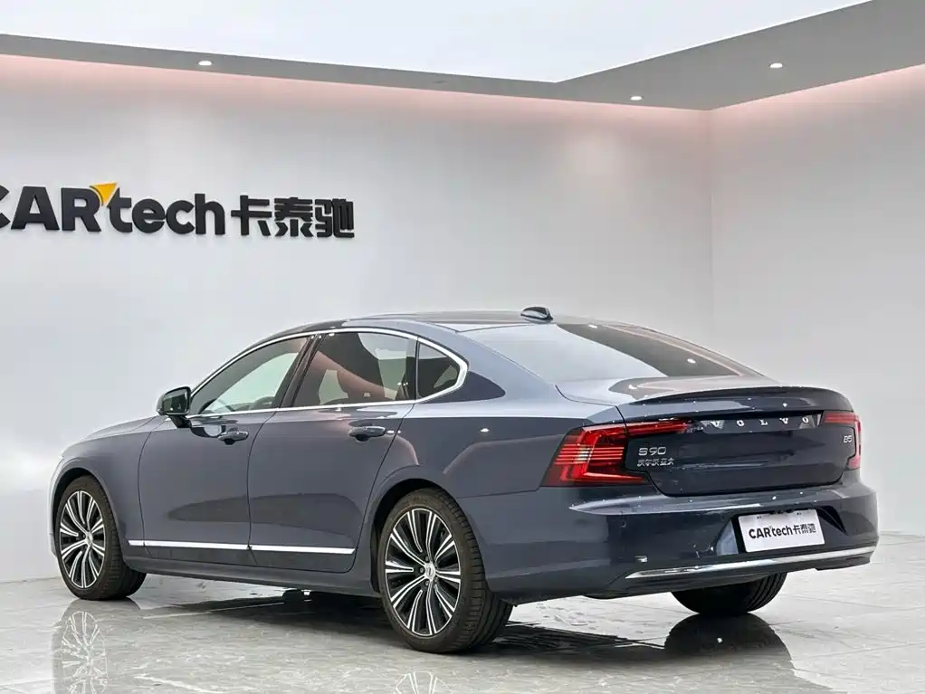 Volvo S90 — миниатюра 3
