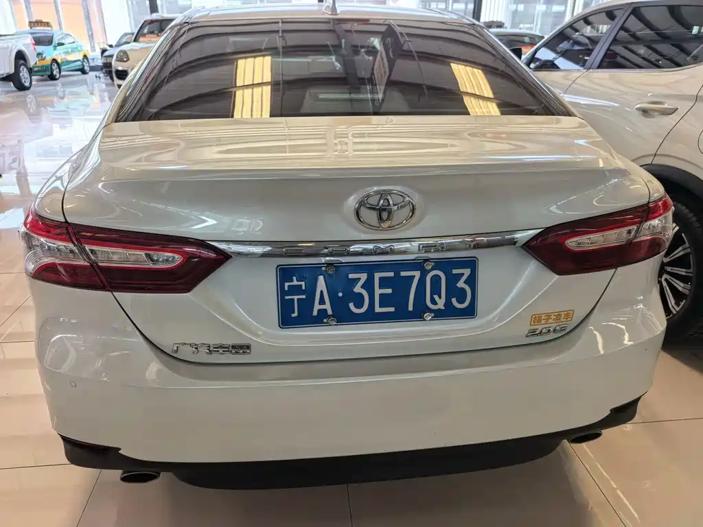 Toyota Camry — миниатюра 5