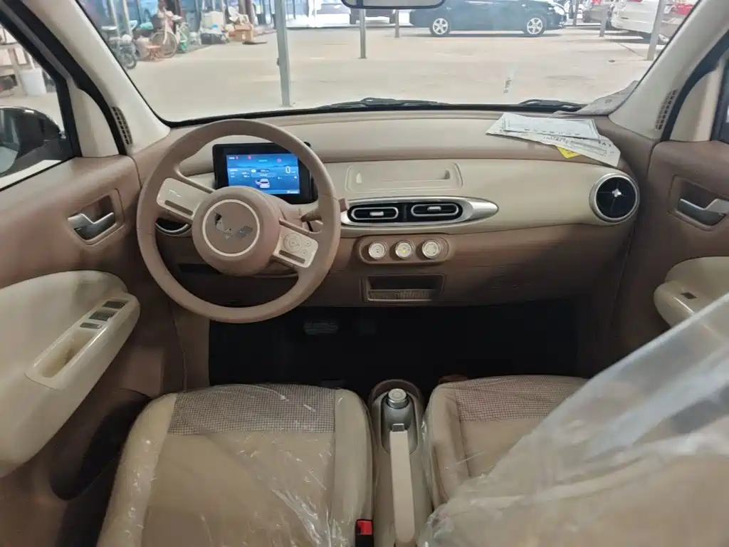 Wuling MINIEV — миниатюра 10