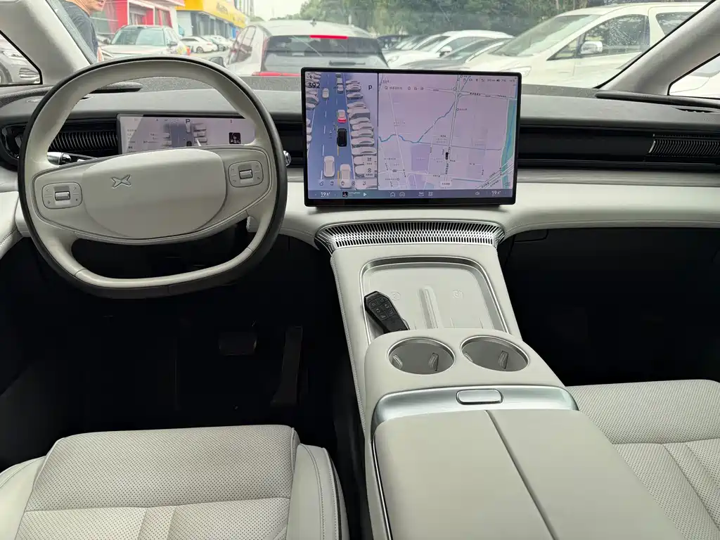 XPeng X9 — миниатюра 5