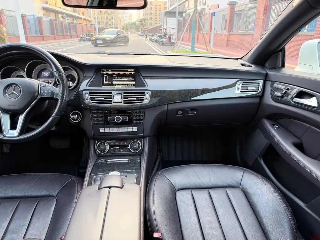 Mercedes-Benz CLS — миниатюра 10