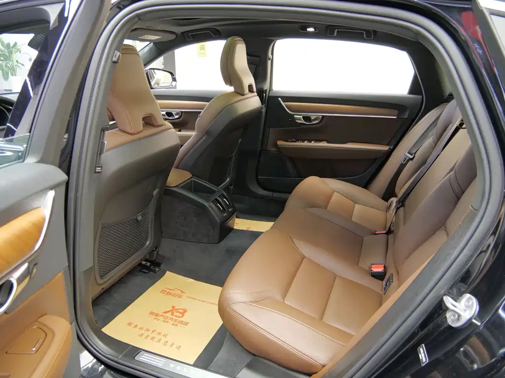 Volvo S90 2024 B5 Luxury