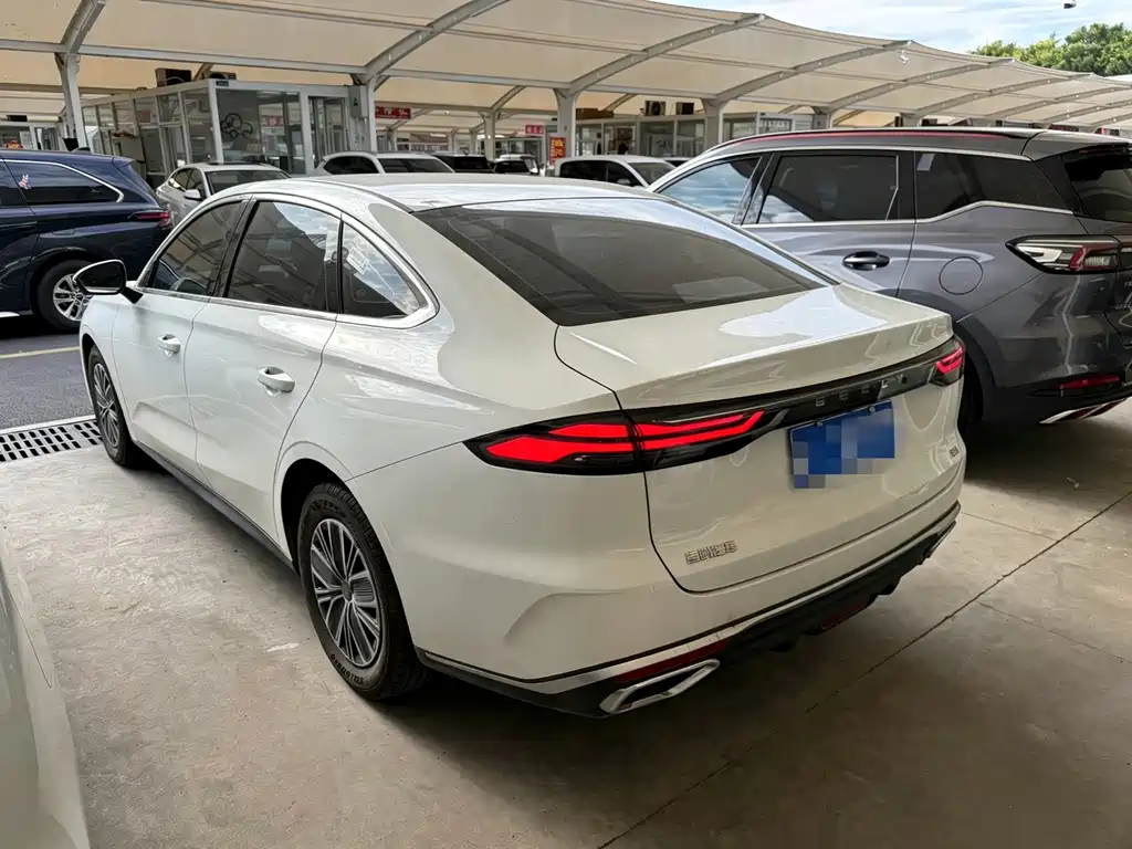 Geely Emgrand — миниатюра 10