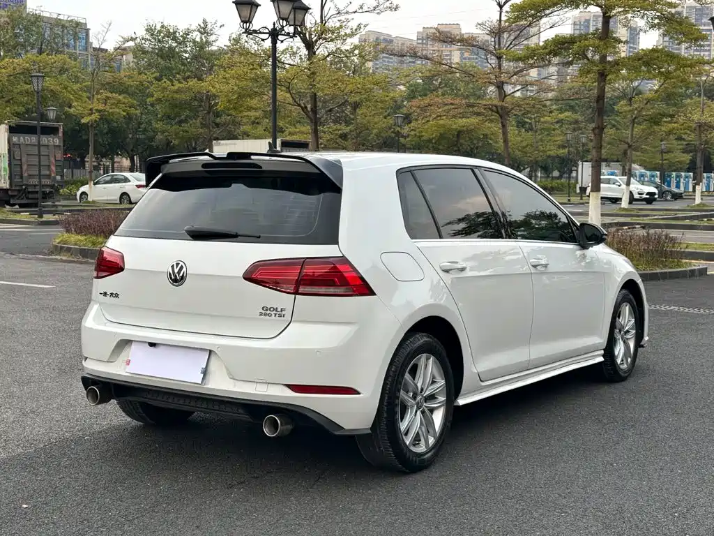 Volkswagen Golf — миниатюра 18