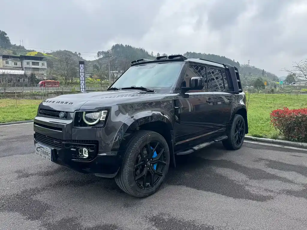 Land Rover Defender 2023