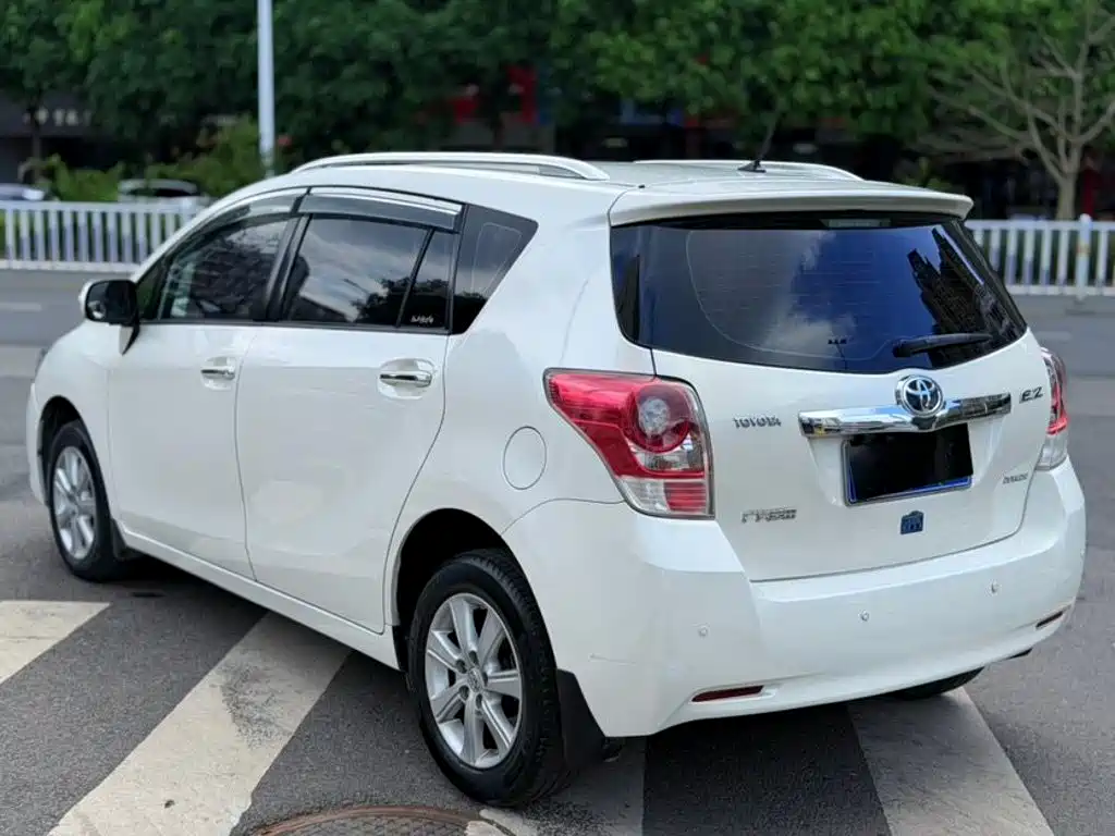 Toyota Verso — миниатюра 6