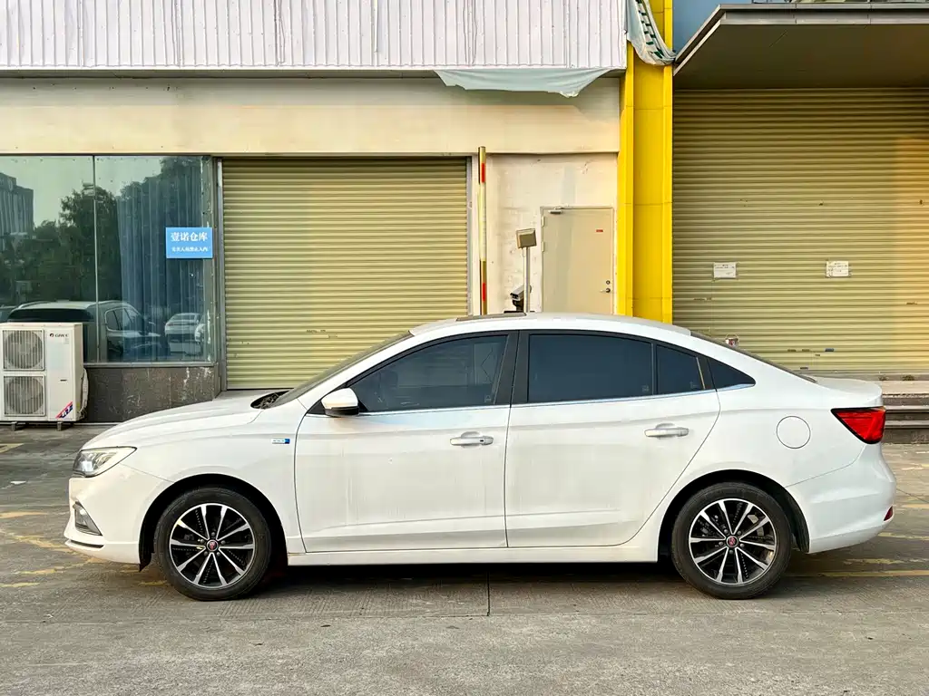 Roewe i5 — миниатюра 11