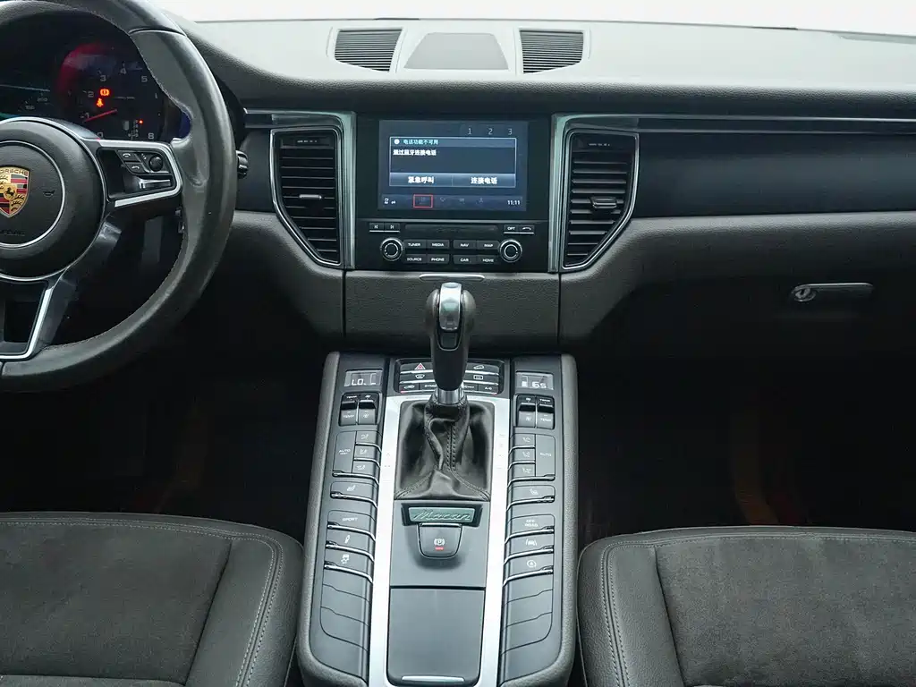 Porsche Macan — миниатюра 6