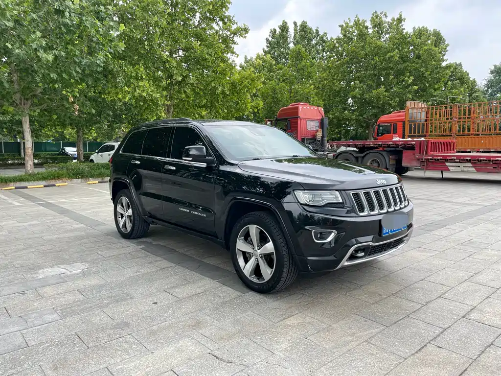 Jeep Grand Cherokee (Import) — миниатюра 3