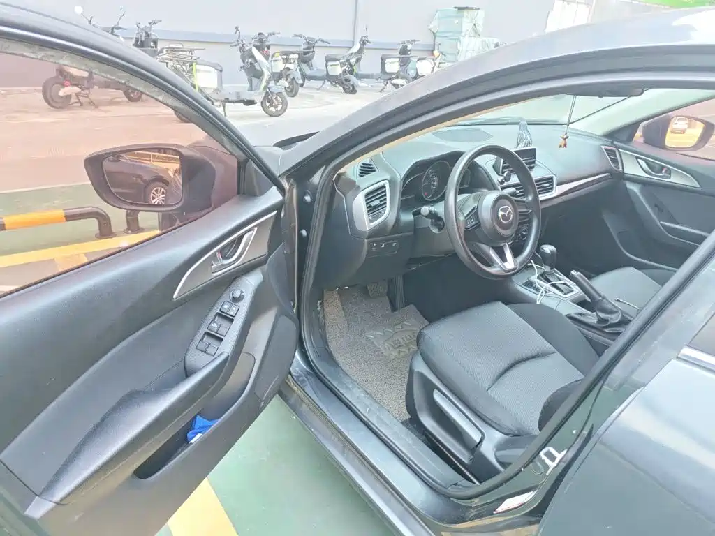 Mazda 3 Axela — миниатюра 12