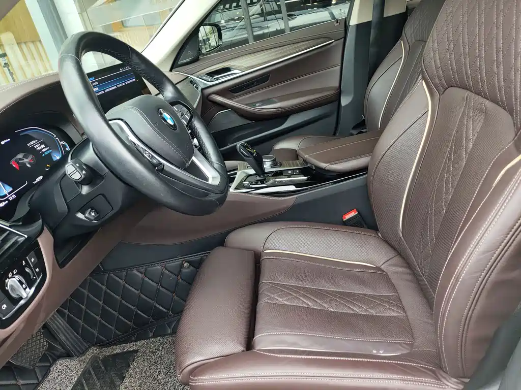 BMW 5 Series New Energy — миниатюра 5