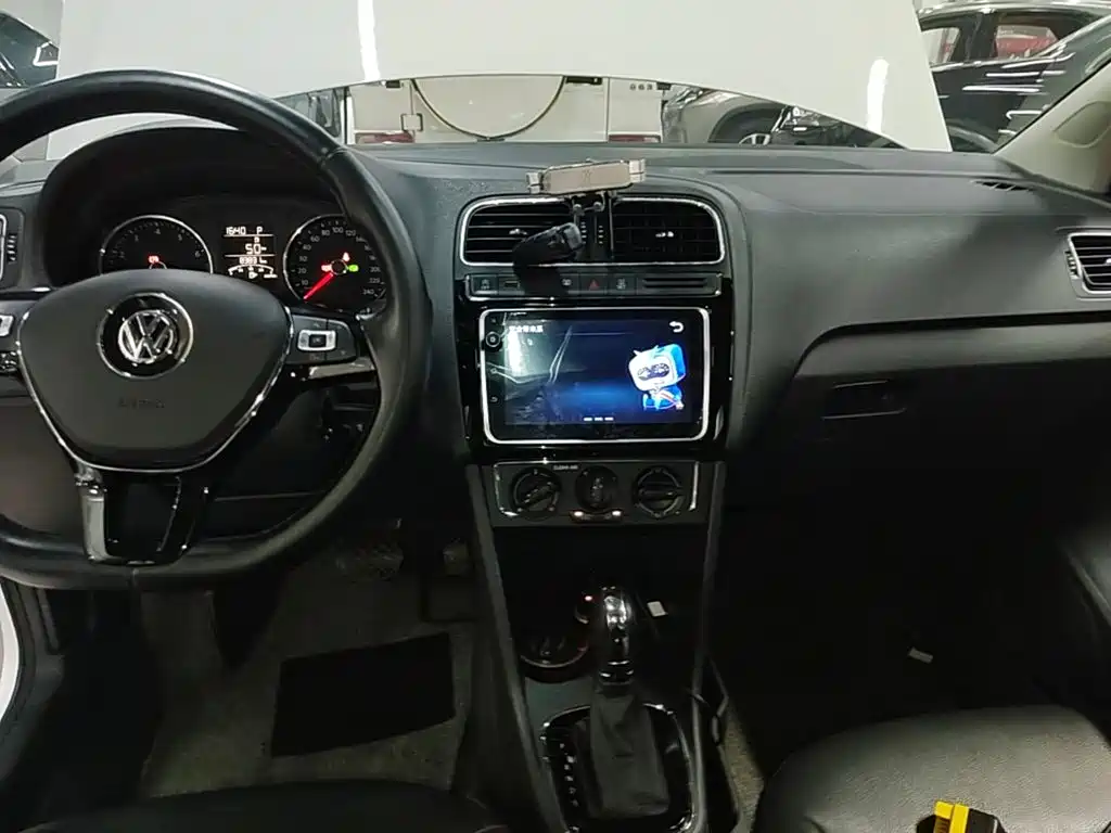 Volkswagen Polo — миниатюра 13