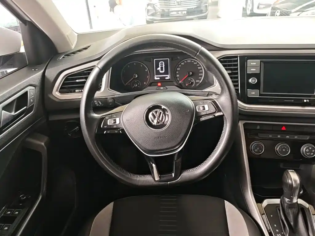 Volkswagen T-Roc — миниатюра 11
