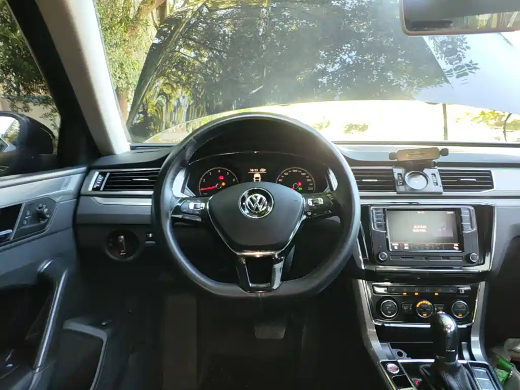 Volkswagen Passat — миниатюра 11