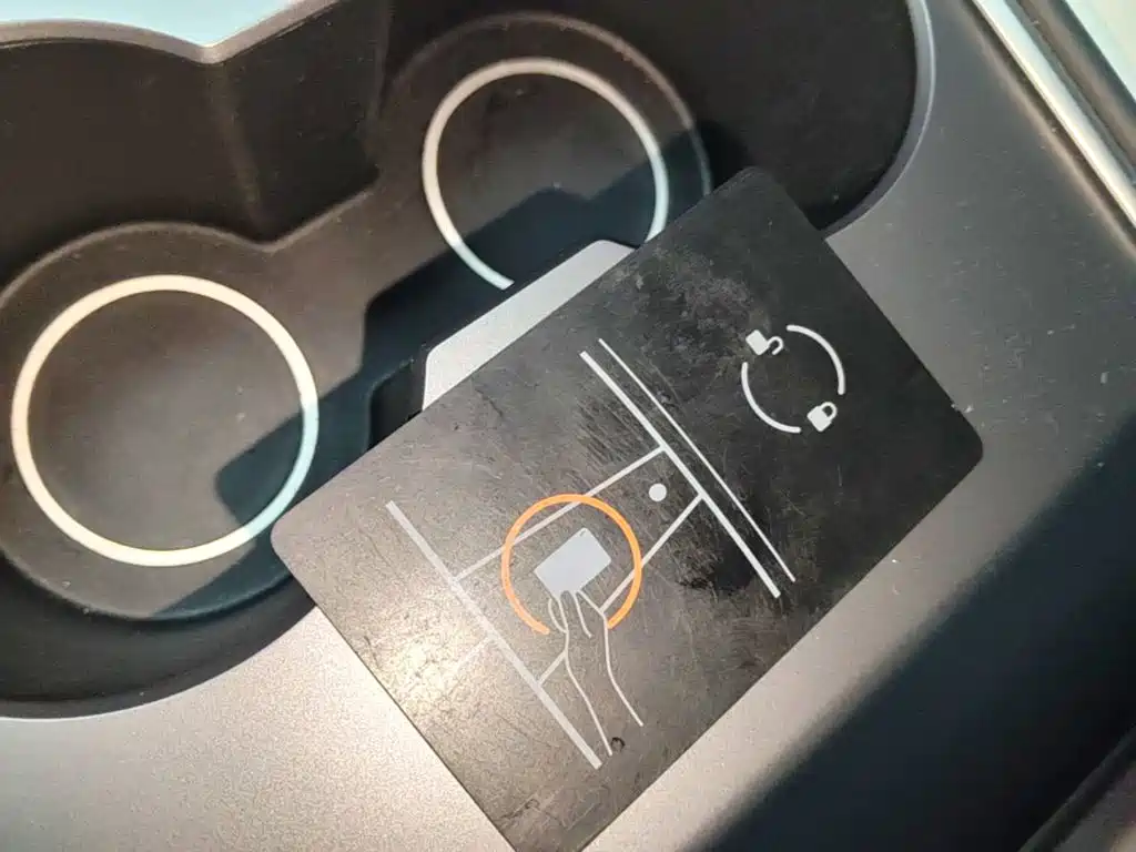 Tesla Model 3 — миниатюра 9
