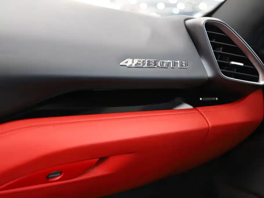 Ferrari 488 — миниатюра 11