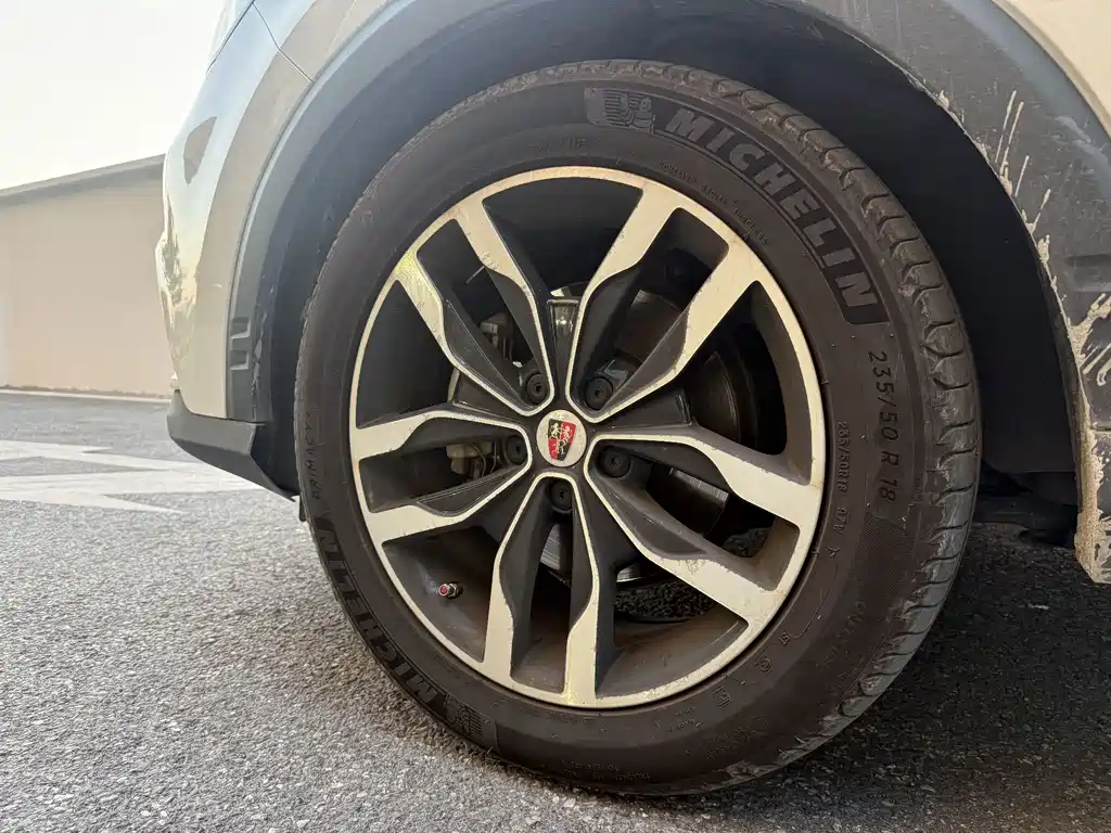 Roewe RX5 — миниатюра 6