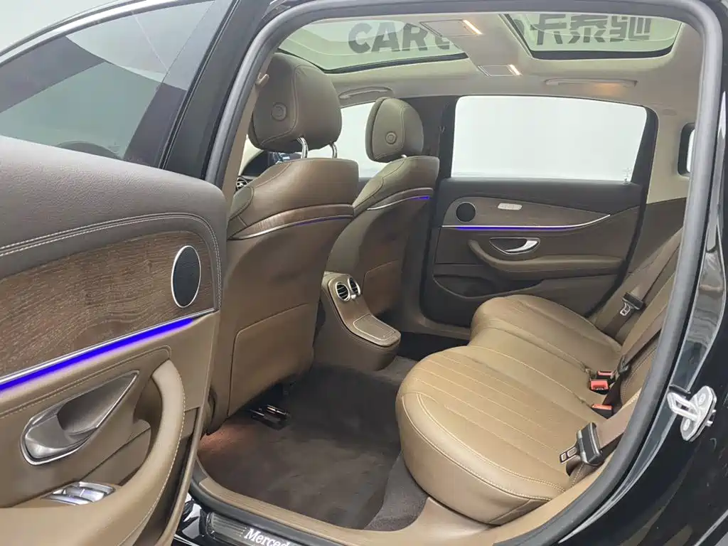 Mercedes-Benz E-Class — миниатюра 19
