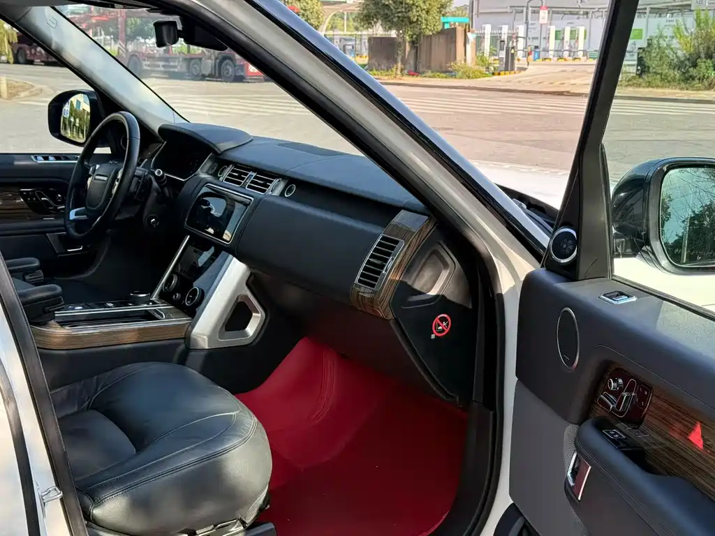 Land Rover Range Rover — миниатюра 6