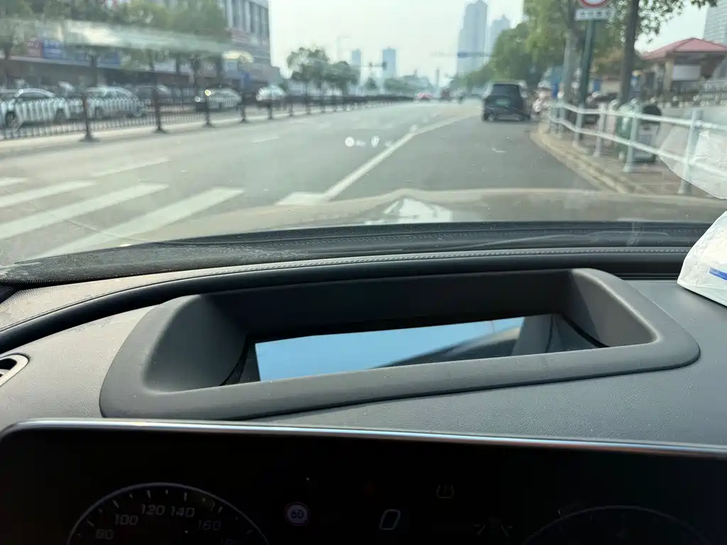 Mercedes-Benz C-Class — миниатюра 15