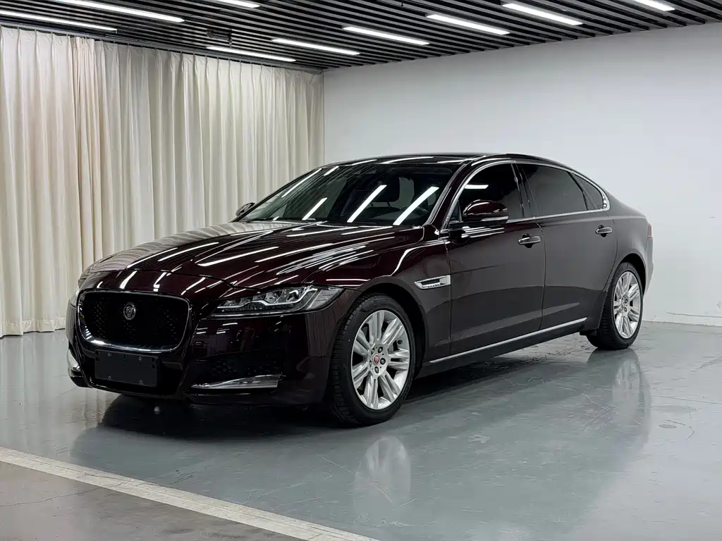 Jaguar XFL 2018