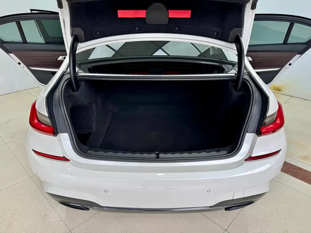 BMW 3 Series — миниатюра 24