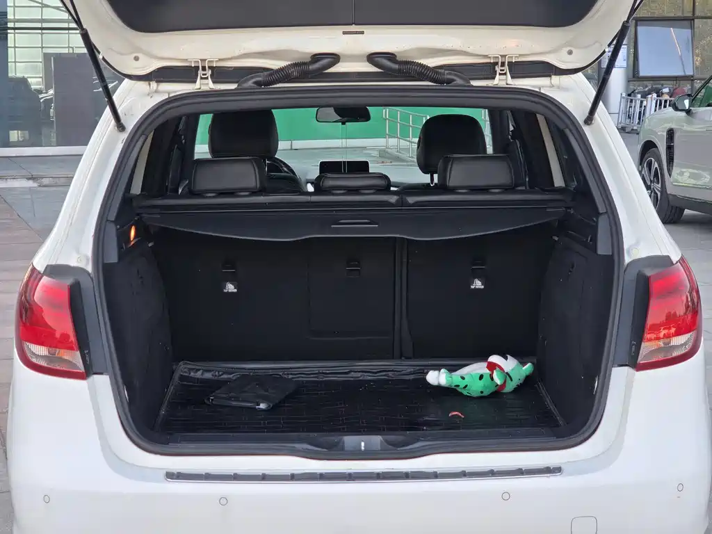 Mercedes-Benz B-Class — миниатюра 10