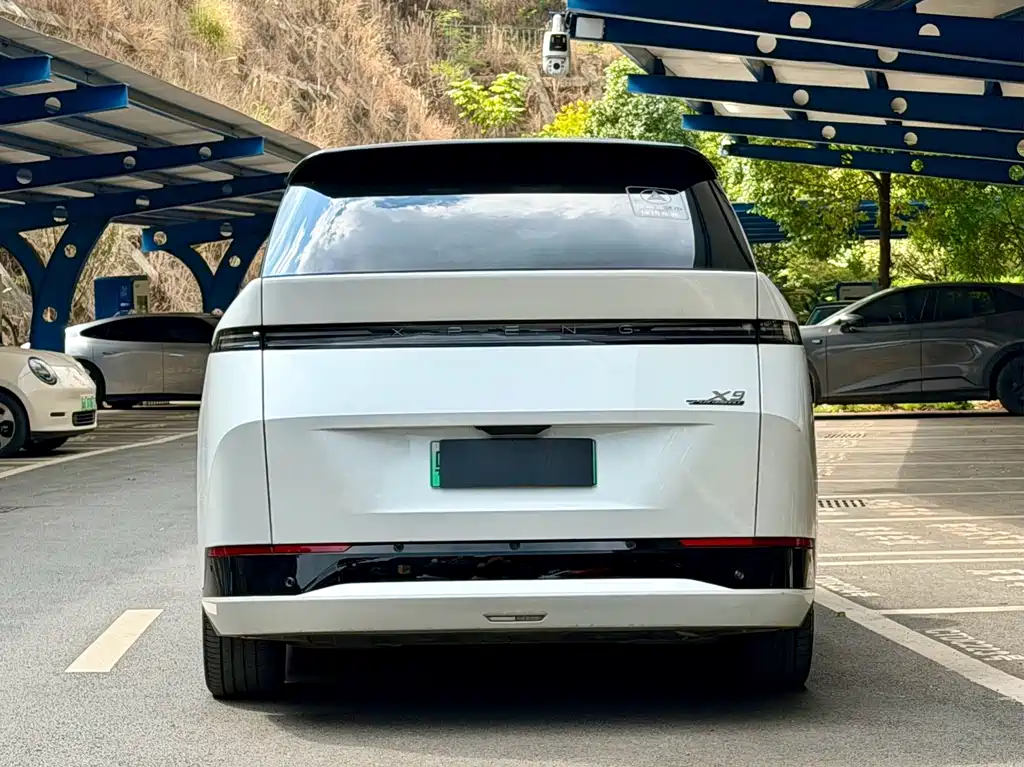 XPeng X9 — миниатюра 5